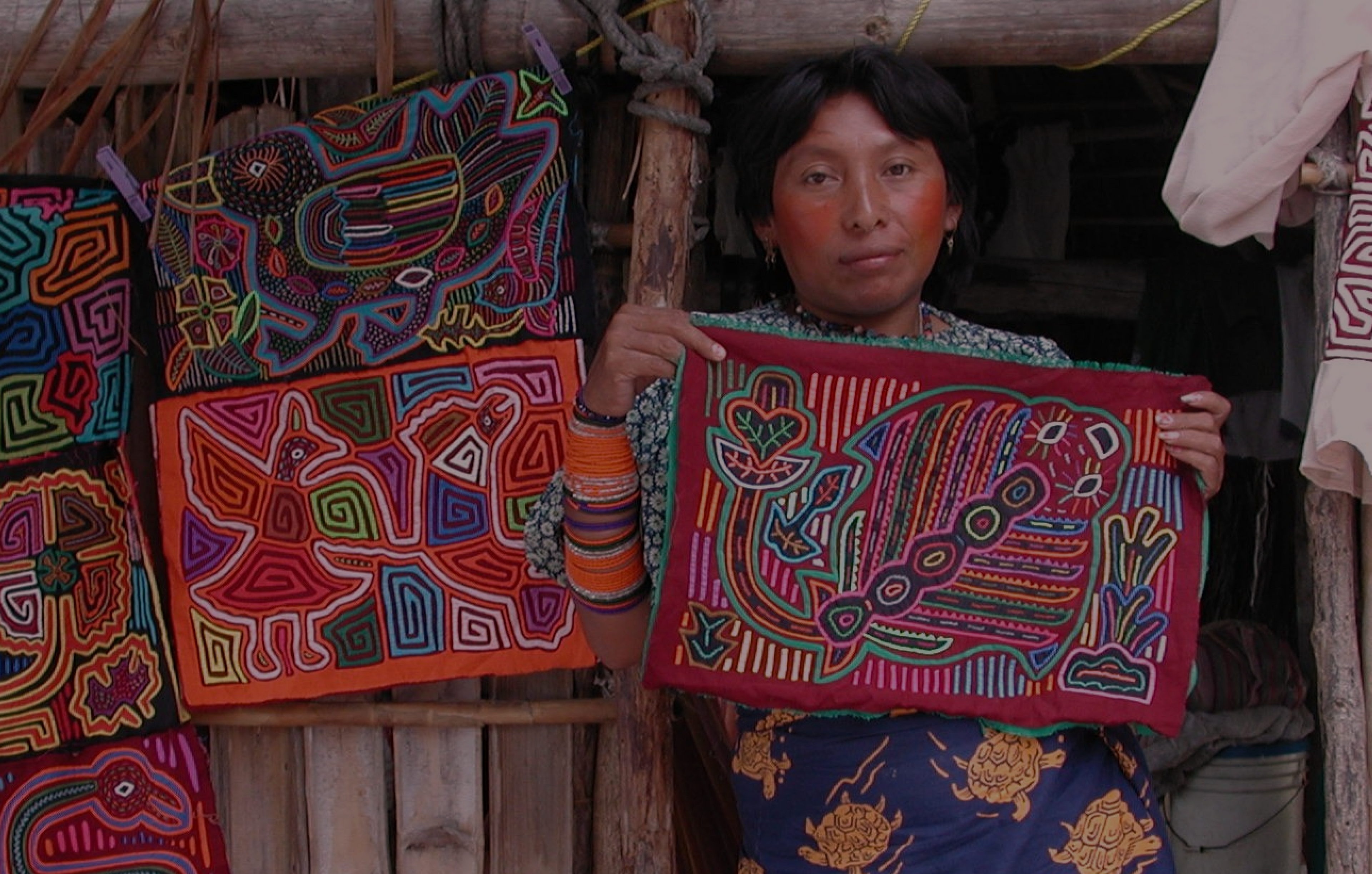 Guna woman, indigeneous woman, native woman, Guna art